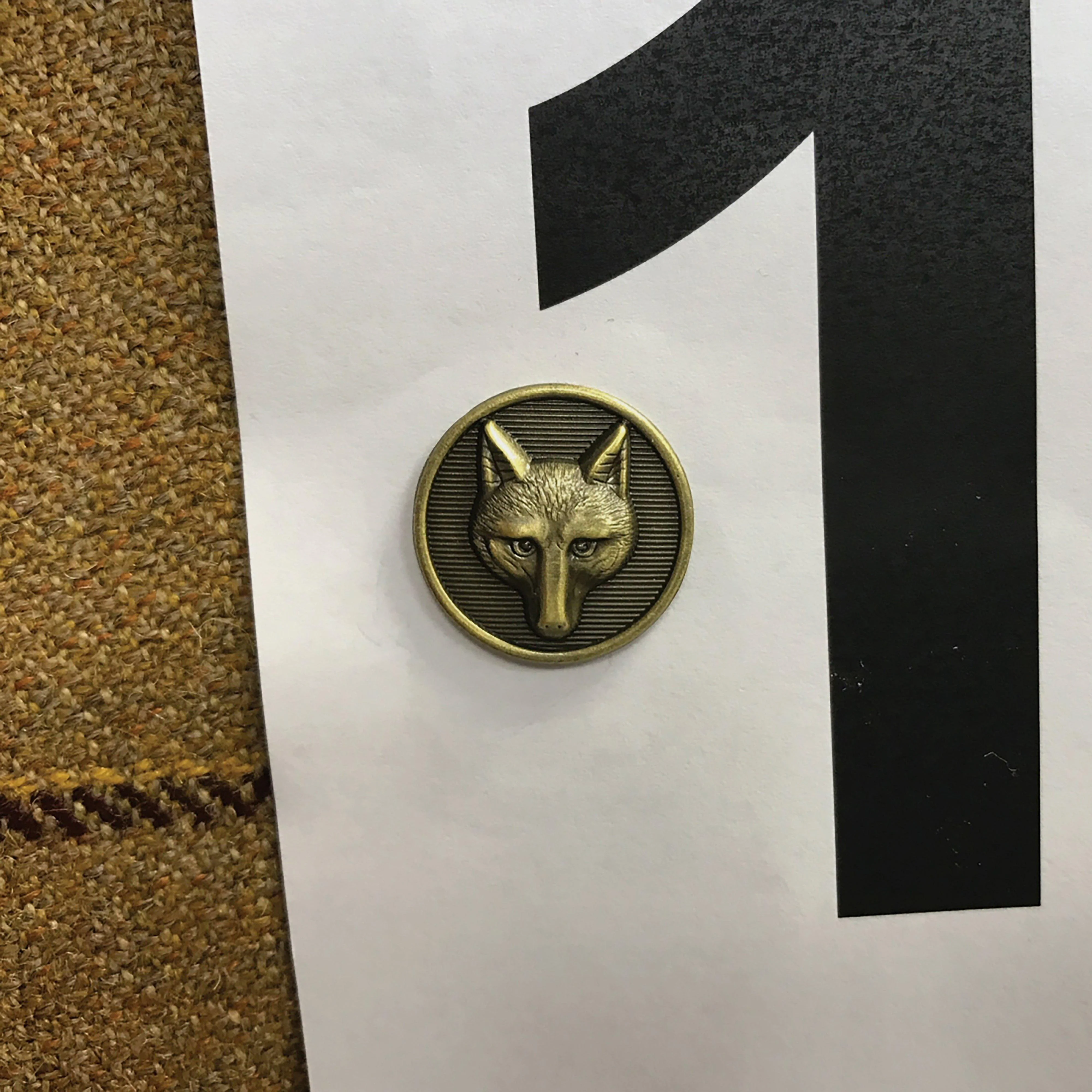 Foxhead Magnetic Competition Number Holders Gold - Image 3