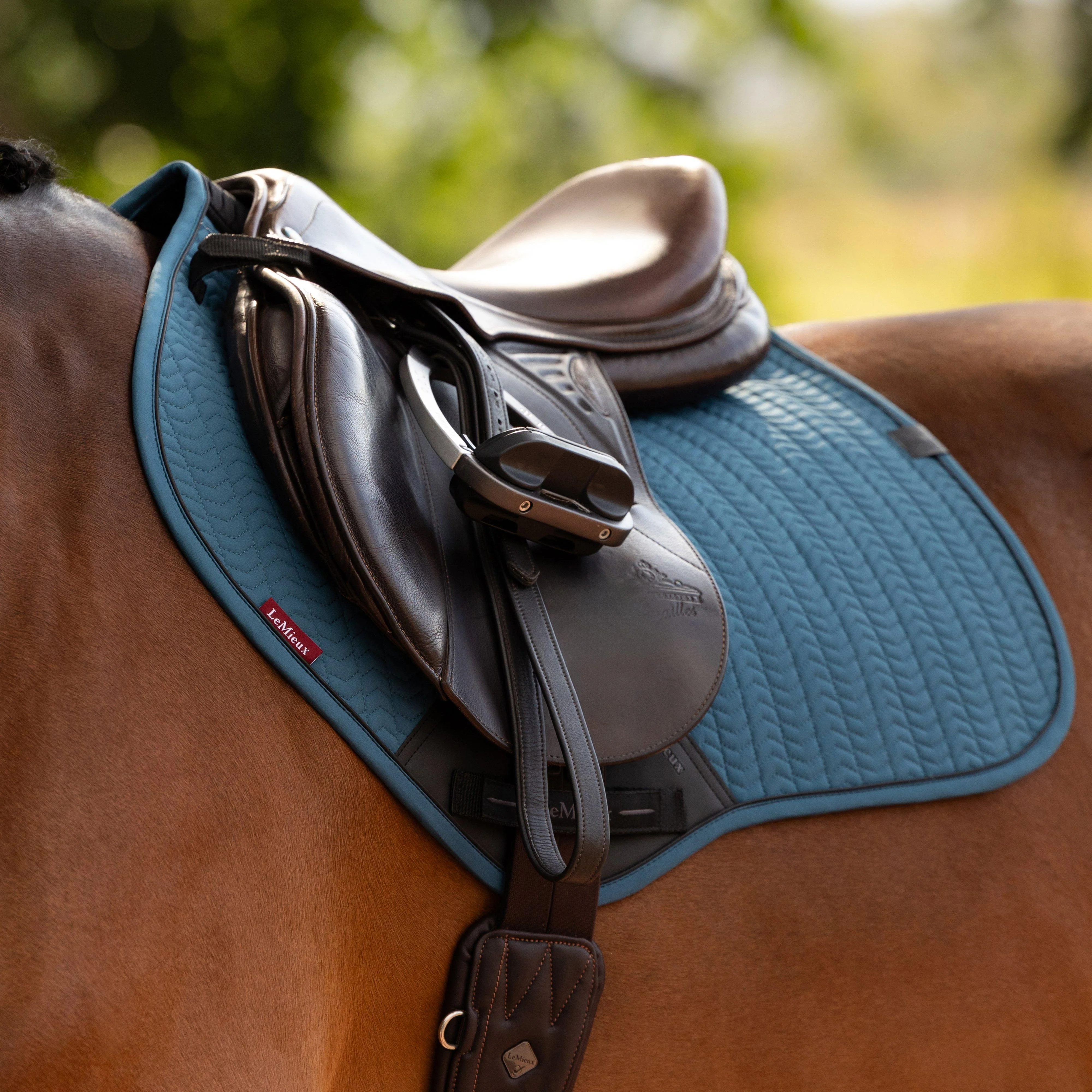 Essence Close Contact Square Saddle Pad Jungle - Image 7