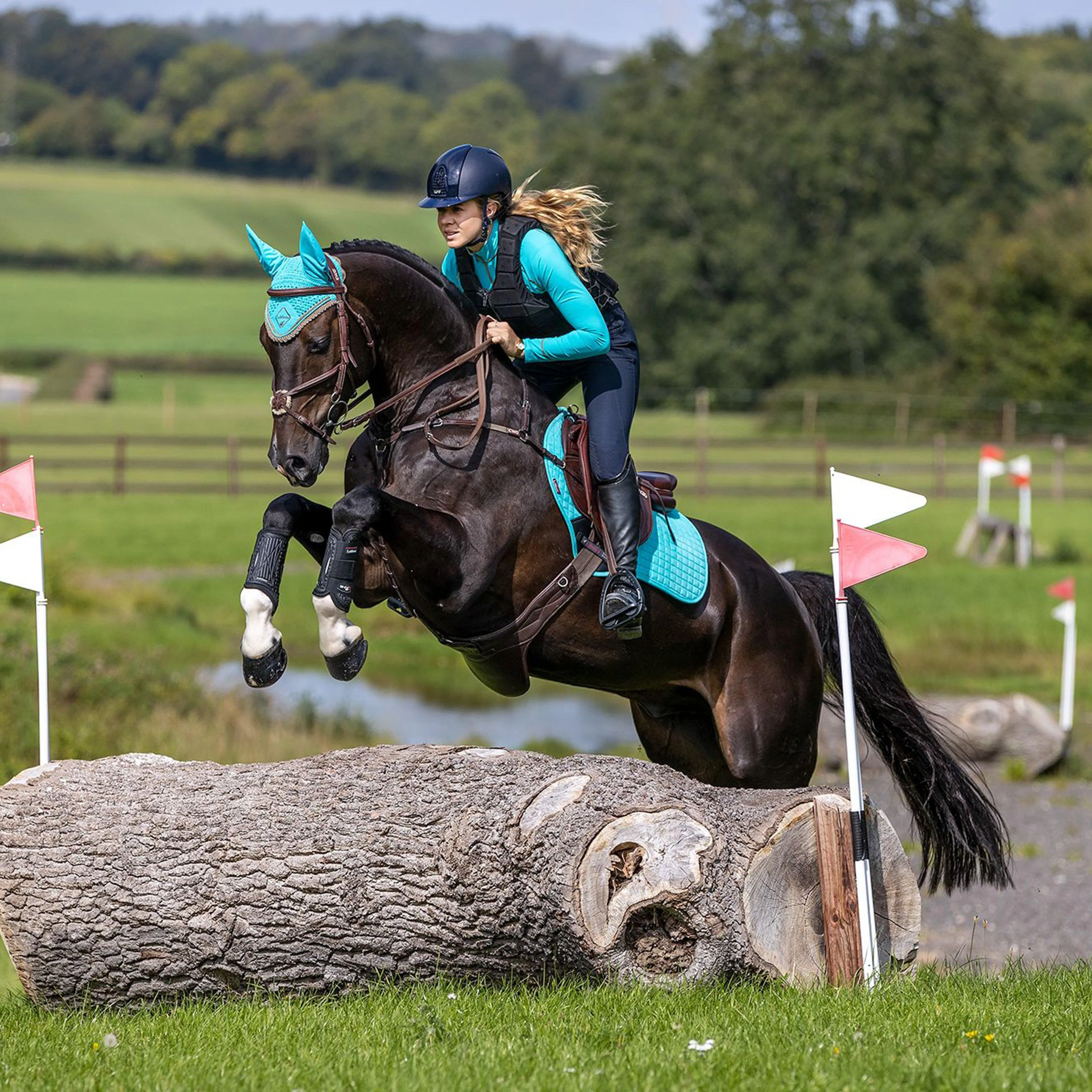 Signature Fly Hood Azure - Image 6