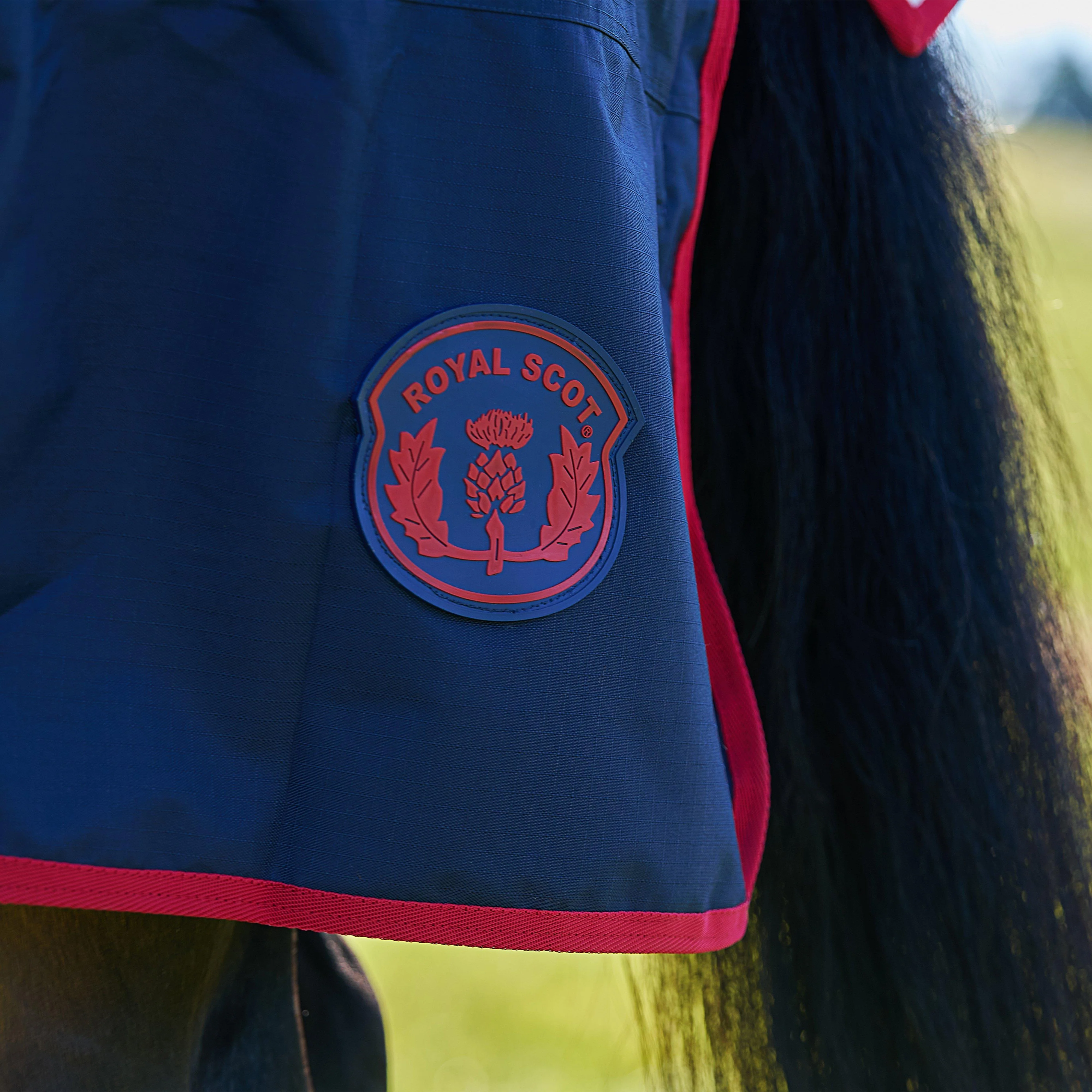 Original 50g Lightweight Standard Neck Turnout Rug Navy/Red - Image 3