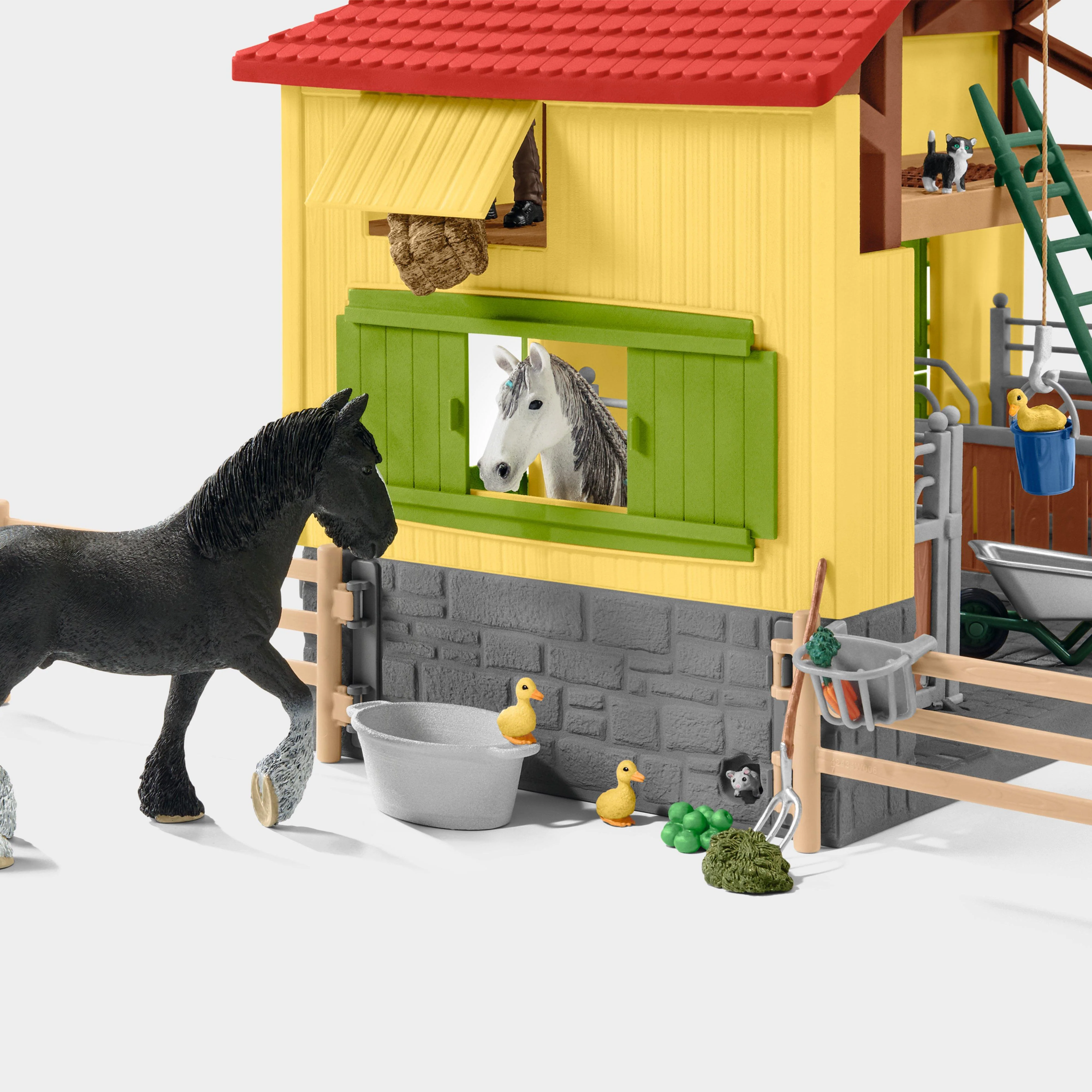 Horse Stable - Image 7