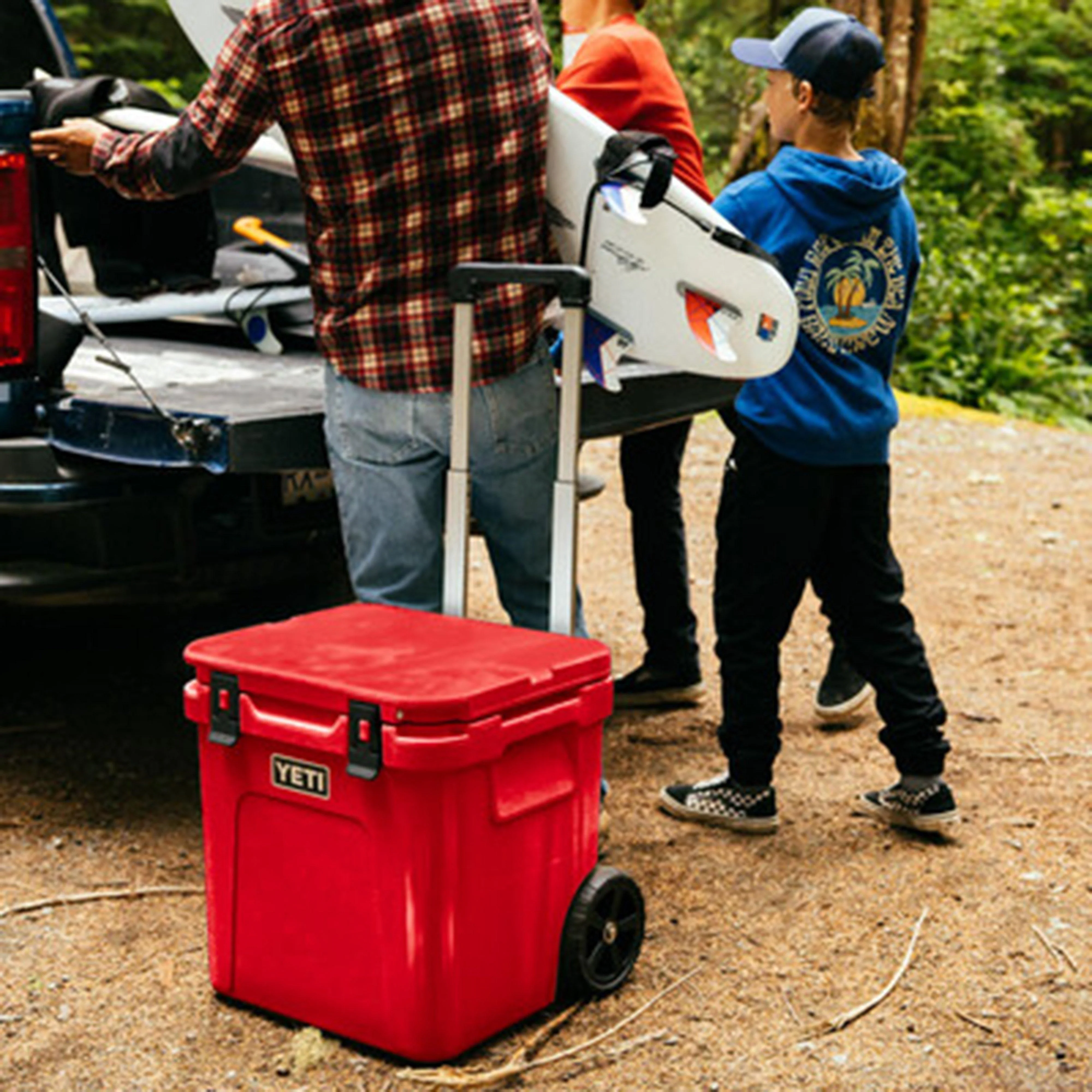 Roadie® 60 Wheeled Cool Box - Image 9